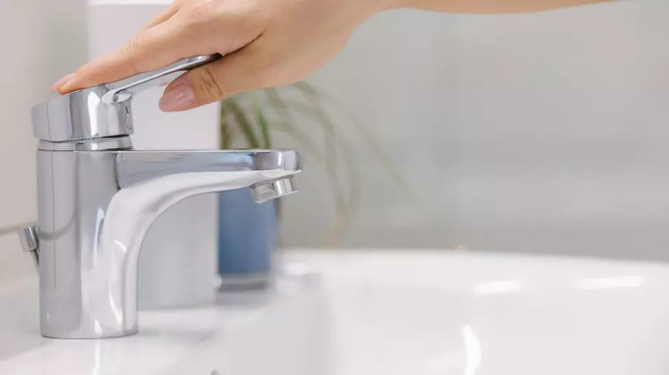 Mii de blocuri din București, afectate după un incendiu la CET Vest: fără apă caldă sau cu parametri scăzuți