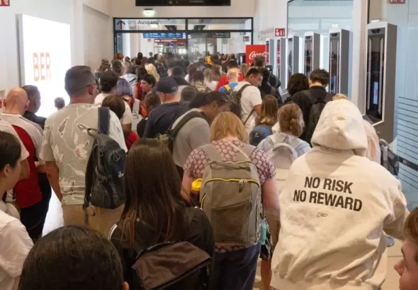 Haos pe aeroportul din Milano: pasageri leșinați și zboruri ratate din cauza noului sistem UE