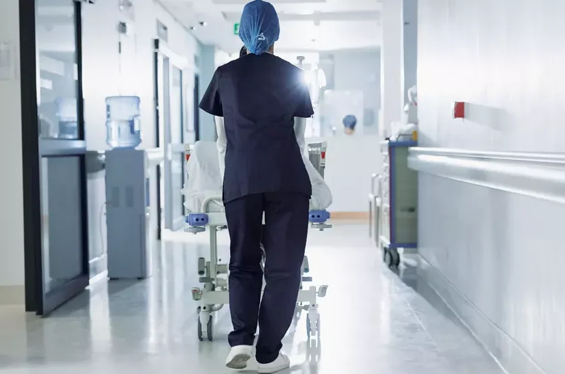 Tot mai mulți tineri își pun singuri diagnostice după ce citesc comentarii pe TikTok