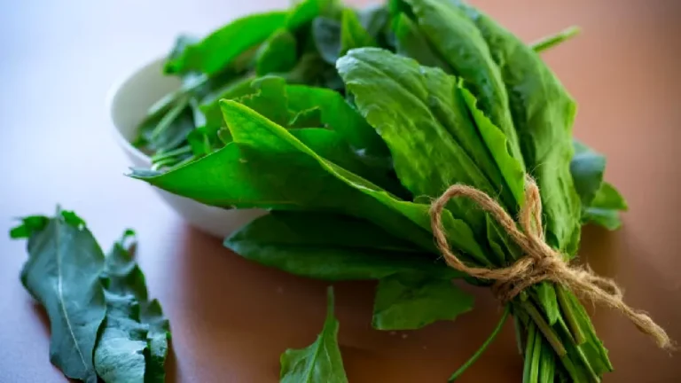 Consumul de verdețuri ar putea ajuta la scăderea tensiunii arteriale
