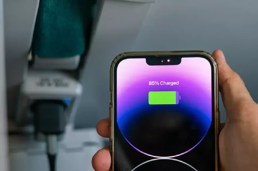 Este bine să încarci telefonul până la 100%? Specialiștii explică regula care poate prelungi viața bateriei