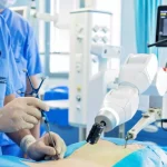 Chirurgia robotică le-a schimbat viața unor tineri diagnosticați cu scolioză. Accesul la astfel de intervenții rămâne însă limitat în România