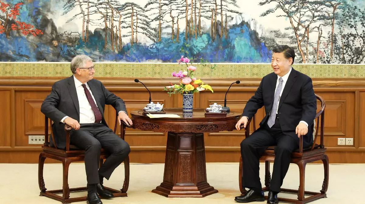 Bill Gates trage un semnal de alarmă privind inteligența artificială. Vrea să discute direct cu Xi Jinping despre riscurile AI
