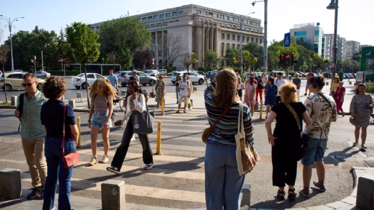 România continuă să piardă populație. În iulie 2026 au fost cu peste 5.000 mai multe decese decât nașteri